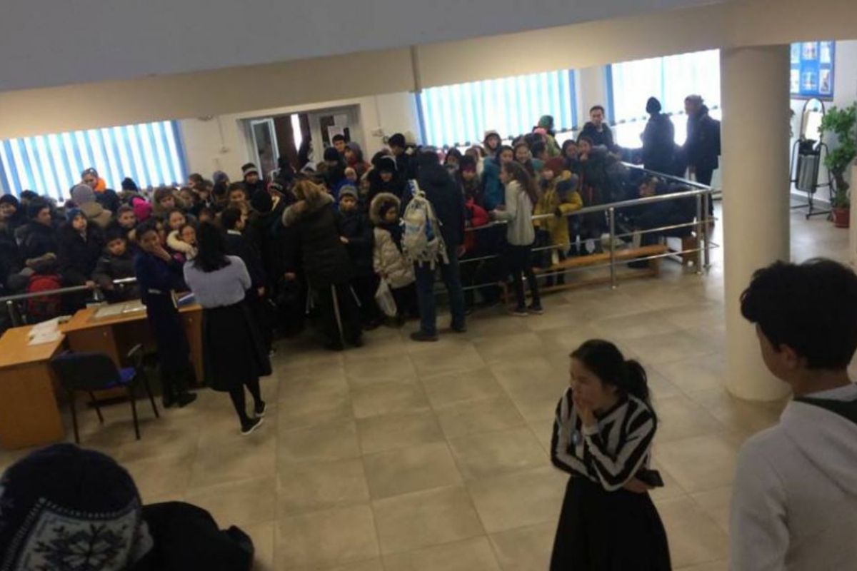 в одной из школ г. Атырау, снимок из Facebook, 2018 г.