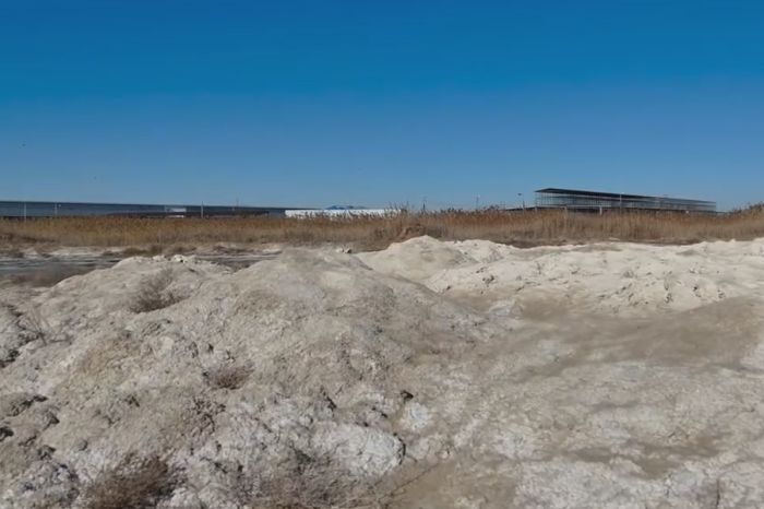 В Атырау обнаружили залежи промышленных отходов