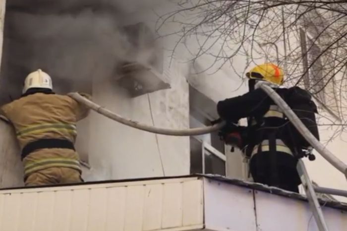 25 человек эвакуировали из-за пожара в Атырау