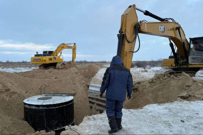 Вернувшиеся активы проверят на прочность: в Кызылкогинском районе строят школу и водопровод