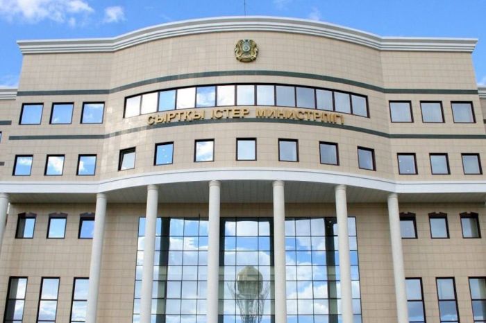 Куда казахстанцам обратиться за помощью на Ближнем Востоке: контакты посольств и консульств