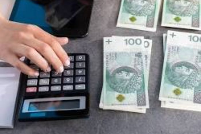 "Мертвый доллар": Почему хранить валюту под матрасом стало невыгодно в Казахстане