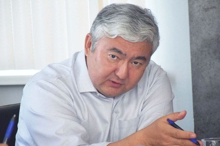 Сокращать расходы и беречь наличность: советы экономиста казахстанскому бизнесу