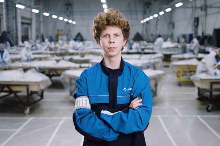 В Татарстане сняли рекламу колледжа, где подростки собирают военные дроны 