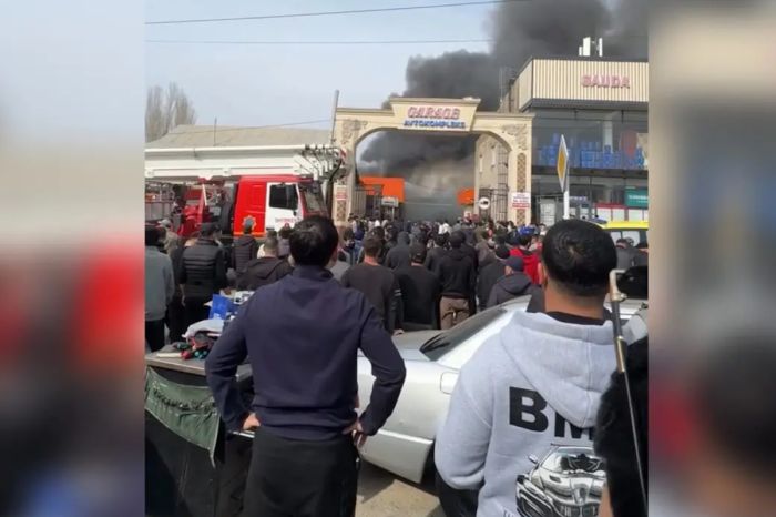 В Шымкенте загорелось СТО — пожарные работали по повышенному рангу