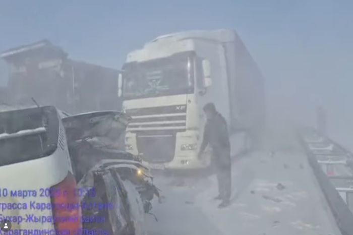 Массовая авария на трассе Астана — Караганда: есть погибший