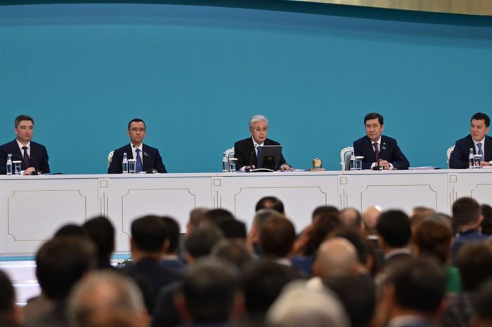 Президент Казахстана выступил с новыми правилами для маслихатов