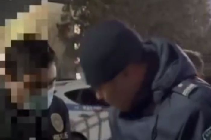 Попался на взятке и попытался скрыться: полицейского оштрафовали в Туркестанской области