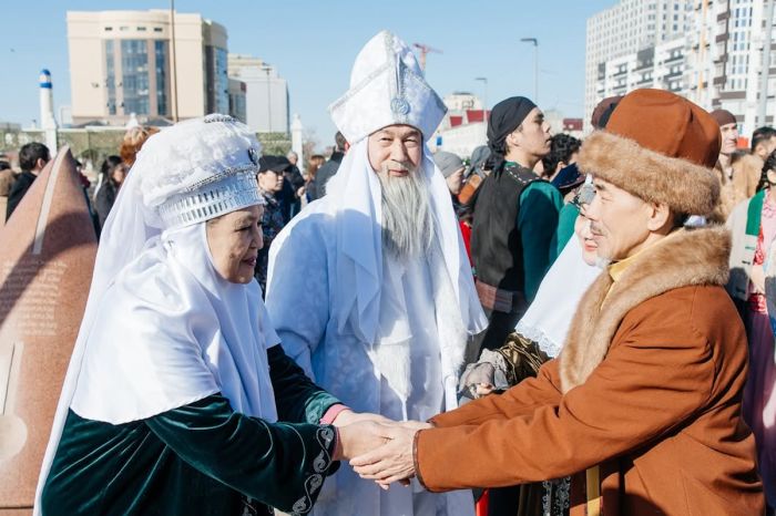 150 артистов и праздничный караван: как в Атырау отметили День Көрісу