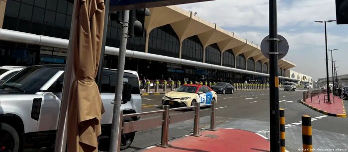 Взрывы в Дубае и пожар в аэропорту: что происходит в ОАЭ