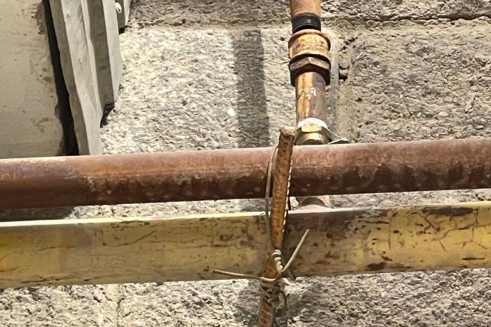 Коммунальный бардак на Курмангазы: КСК и газовики спорят, чей кран