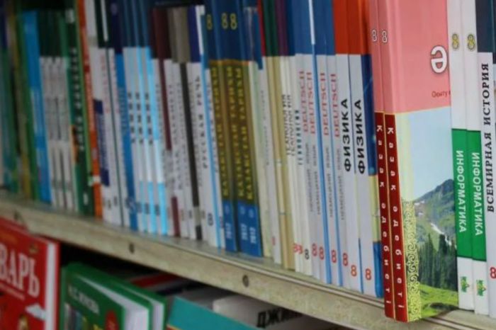 График обновления учебников утвердили в Казахстане: какие классы получат новые книги первыми
