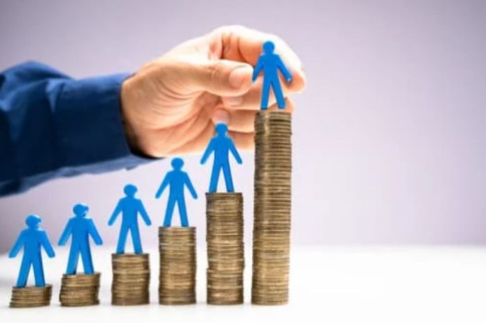 Оклады будут пересматривать каждые три года: подробности нового законопроекта для госслужащих