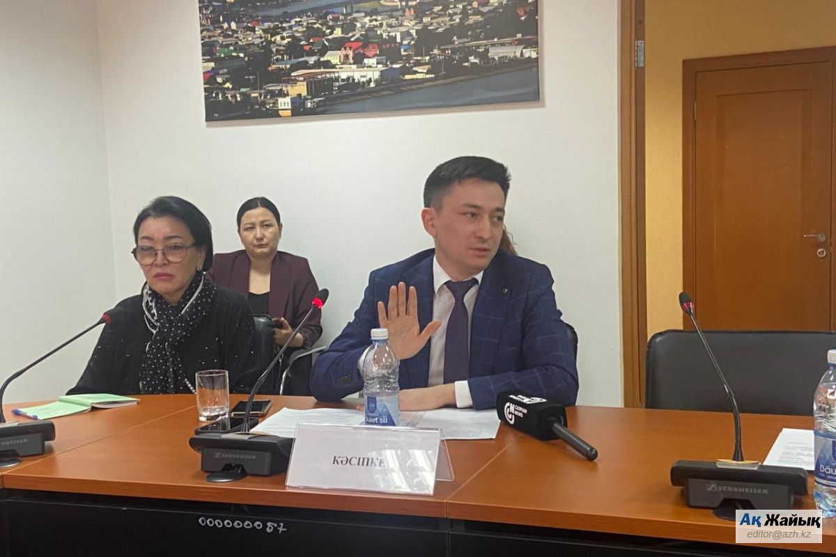 Акбар Новаров