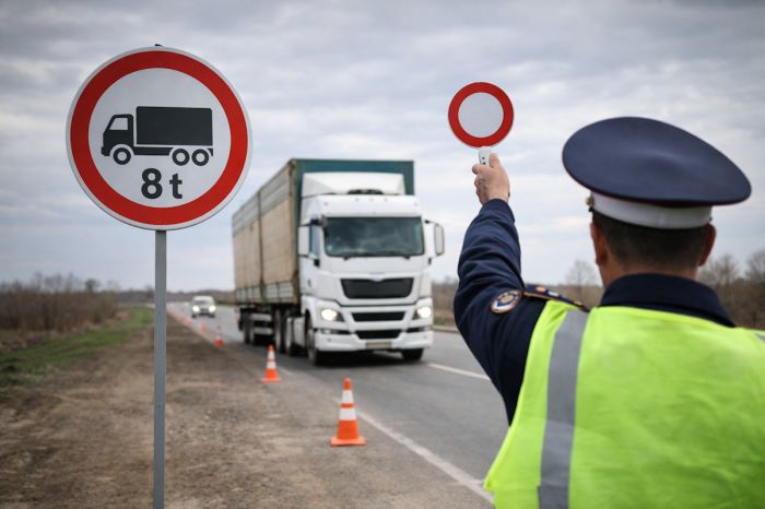В Казахстане вводят ограничения для грузовиков: кого коснутся и сколько продлятся