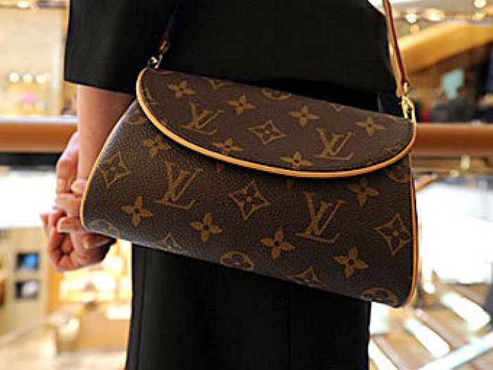 За подделку сумок Louis Vuitton в Китае арестовали 73 человека