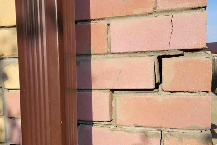 В Талгайране рушатся 48 из 60 домов, построенных за 1,7 млрд тенге