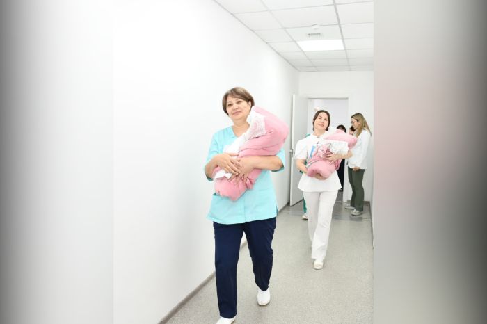 В Атырау выписали тройню: в семье стало вдвое больше дочерей