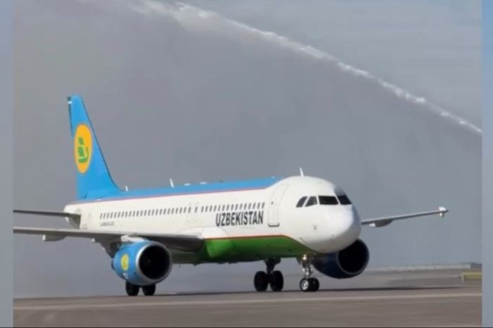 В Атырау прибыл первый прямой рейс из Ташкента