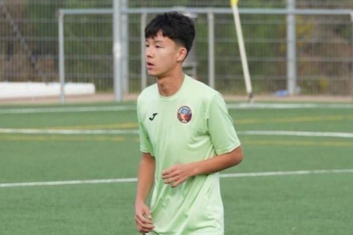 Футболист из Казахстана подписал контракт с «Барселоной»