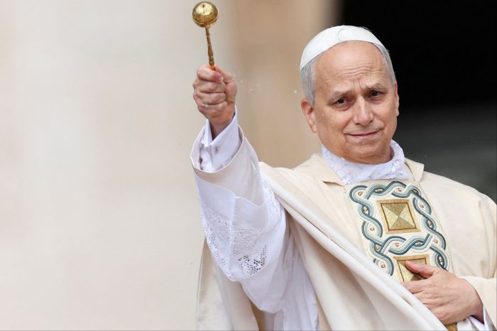 «Бог не слушает убийц»: папа Римский осудил военную риторику США