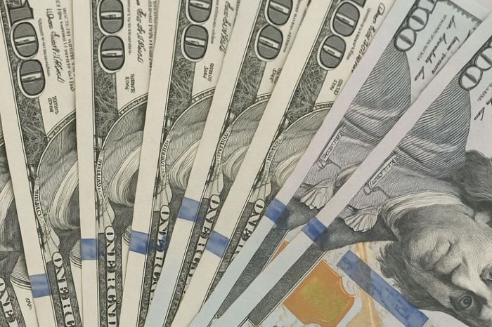 Вернется ли доллар к 550 тенге: экономист дал прогноз