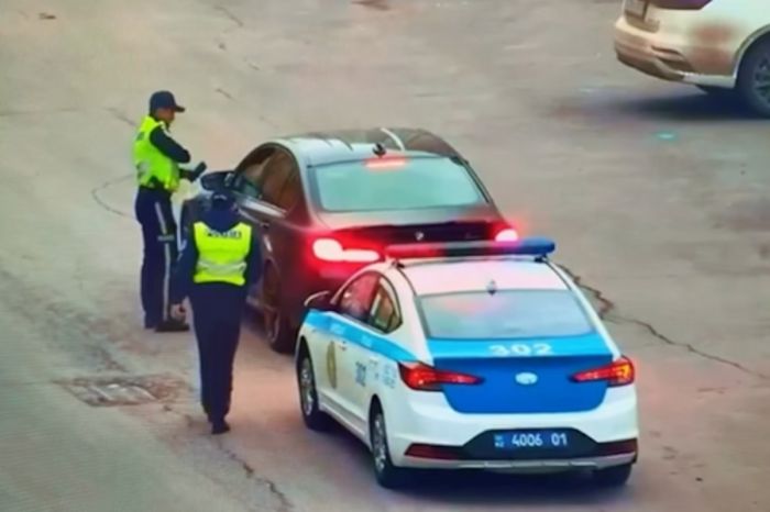 Проехал на красный со скоростью 133 км/ч: водитель арестован