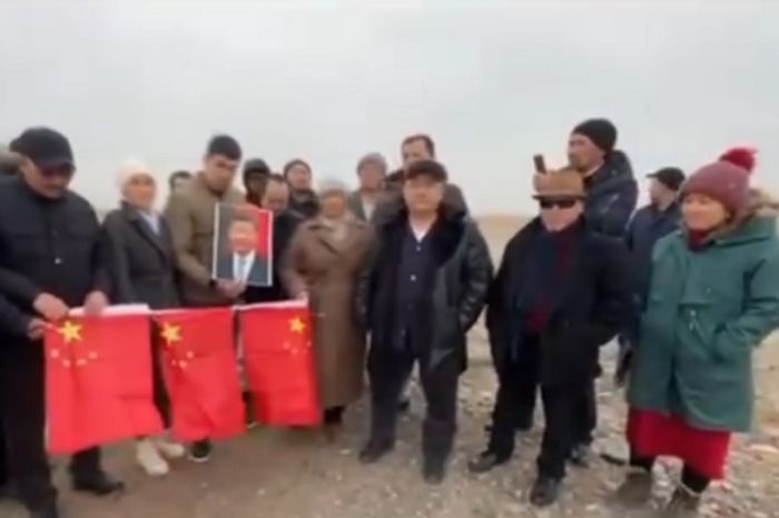 Казахстанцев наказали за сожжение флагов Китая