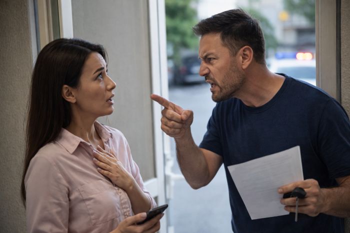 После жалобы в полицию к казахстанке пришел сам нарушитель