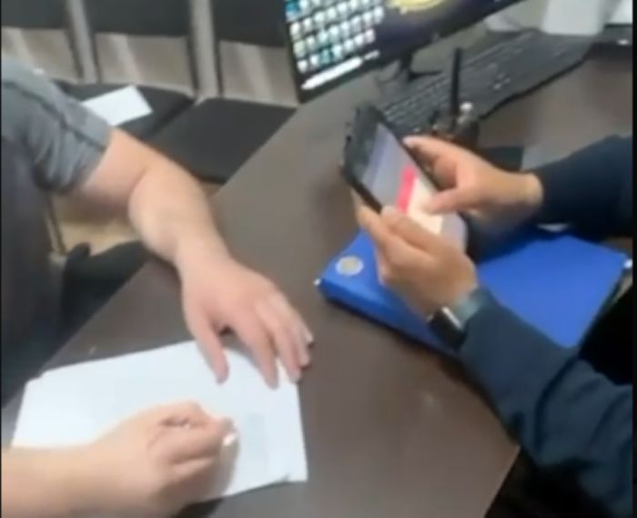 Кинувший камень во льва алматинец ответит перед законом