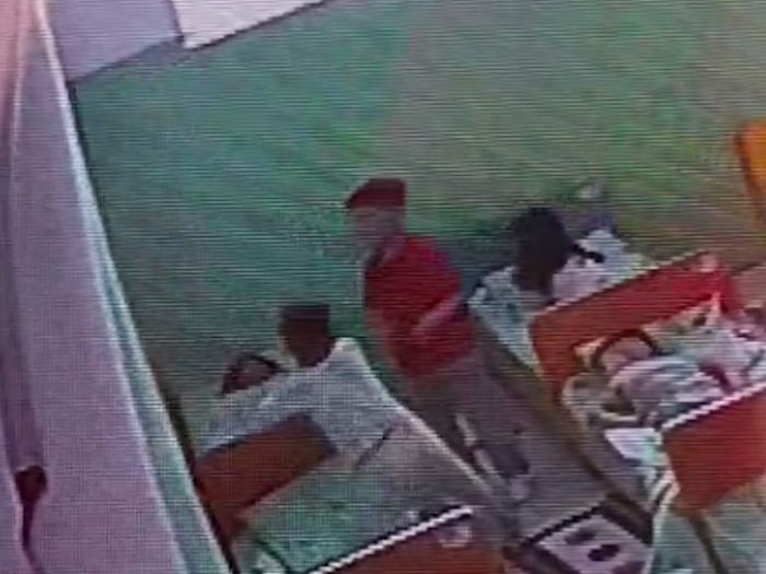 «Ходит с ножом и угрожает»: скандал вспыхнул в детсаду Мангистау