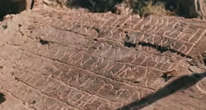 «Древний» реквизит и конфуз академиков: Данияр Ашимбаев напомнил о курьёзе в истории фильма «Кыз-Жибек»