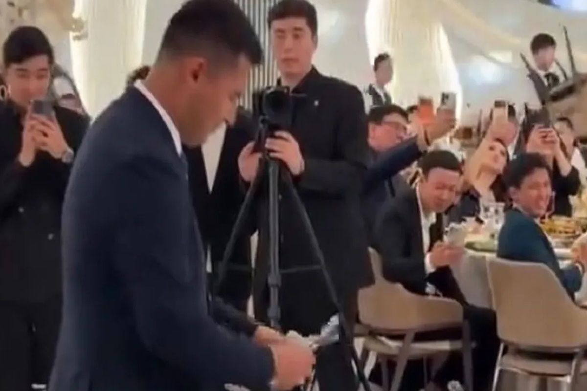 Аслан Каиргалиев на свадьбе. Кадр из видео: tiktok.com/incident.aktobe