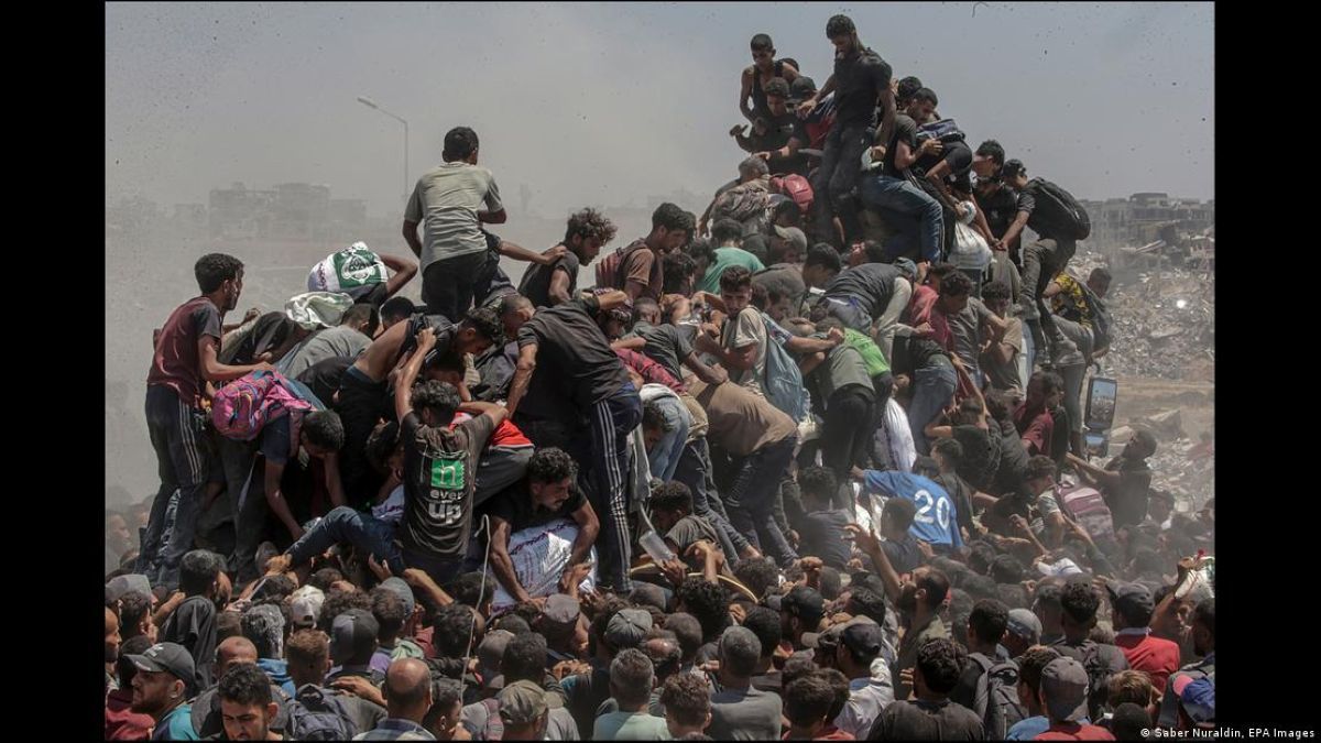 Сабер Нуралдин рассказывает о проблемах жителей сектора Газа\Фото: Saber Nuraldin, EPA Images