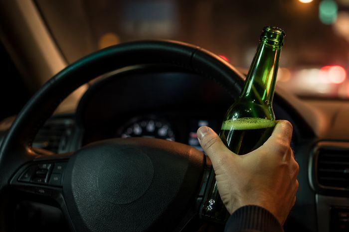 В Астане сотрудника Генпрокуратуры поймали пьяным за рулем