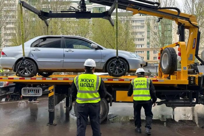 Эвакуаторы начали охоту на нарушителей парковки в Астане