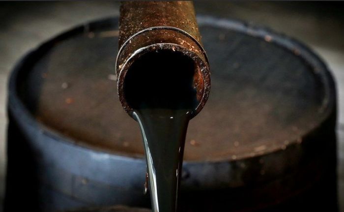 "Цены взлетят": мировые запасы нефти рухнули на рекордные 200 миллионов баррелей