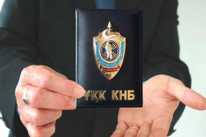 ​Лжесиловик с «корочкой КНБ»​ вымогал деньги у работницы секс-индустрии в Семее