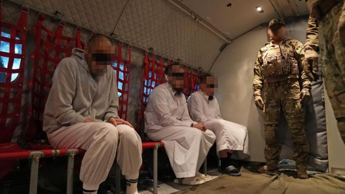 Скрывались годами: подозреваемых в терроризме вернули в Казахстан