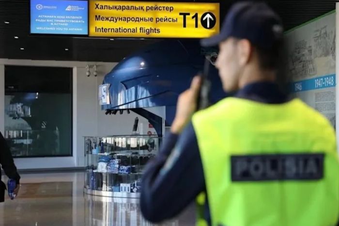 Двух пьяных авиапассажиров арестовали в аэропорту Астаны