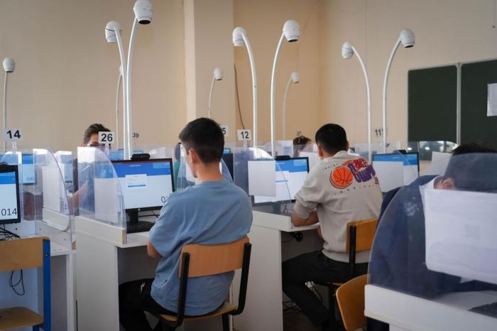 ​Выпускников Казахстана предупредили о фейковых «сливах» ЕНТ​