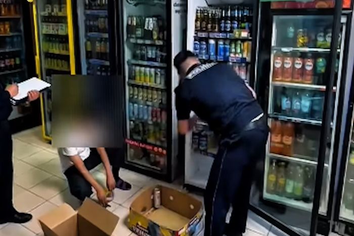 В Атырау магазин снова попался на незаконной продаже алкоголя