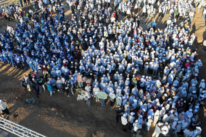 Более 2000 человек вышли на марафон чистоты в Макатском районе
