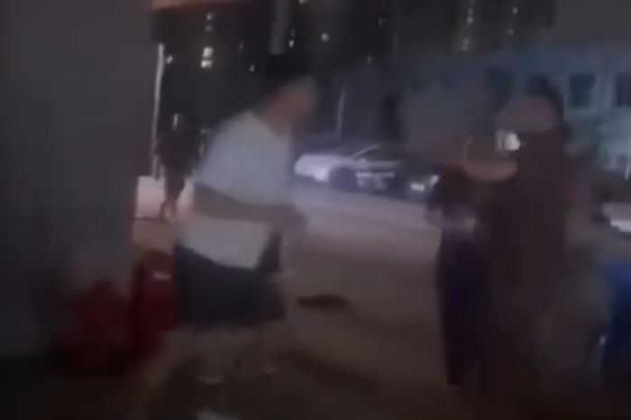 Казахстанца задержали в Китае после смертельной драки — родственники говорят о самообороне