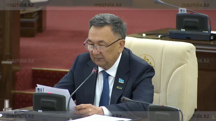 «Закон устарел»: в мажилисе потребовали усилить поддержку пострадавших от Семипалатинского ядерного полигона