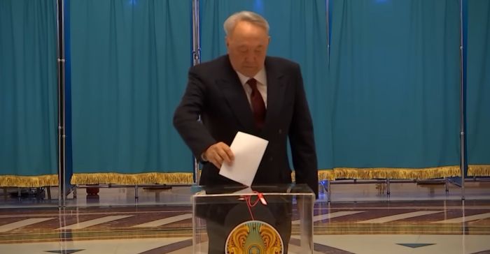 Нурсултан Назарбаев не имеет отношения к партии Amanat - Укибай