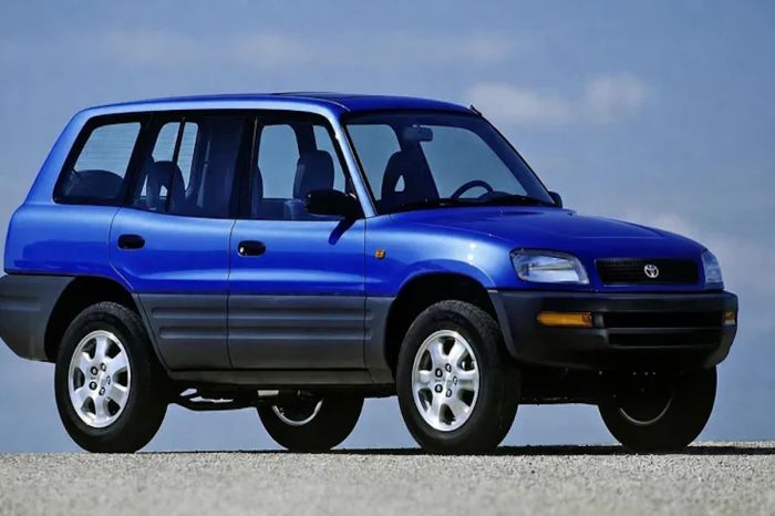 Надежность по-японски: Toyota отзывает RAV4 в Казахстане спустя почти 30 лет после выпуска
