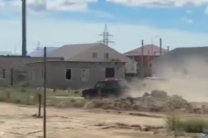 В Атырау водителя наказали за опасный дрифт