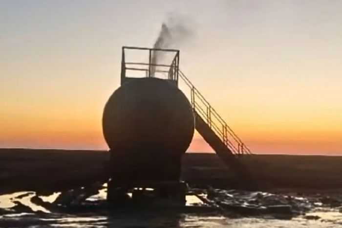 Выброс газа произошел из заброшенной скважины в Мангистау: экологи бьют тревогу