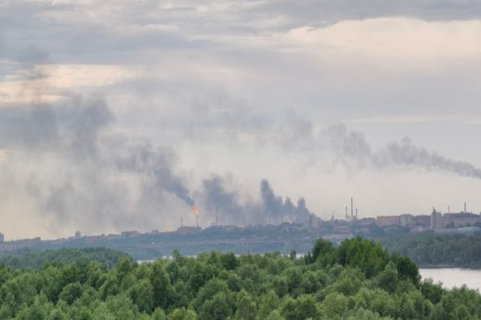 Украинские дроны поразили Омский НПЗ